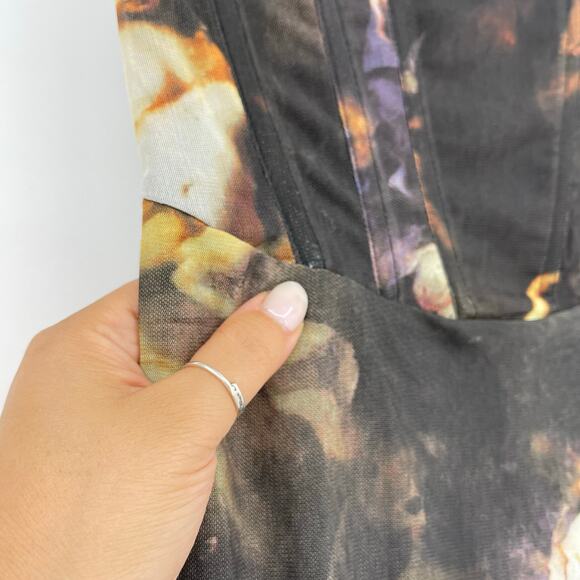 superdown | NWT Angela Midi Dress in Multi Black Angel Heaven Print S - Picture 13 of 15